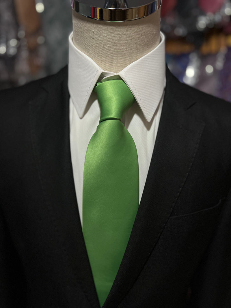 Gravata 100% Seda Monocolor Tradicional - Verde